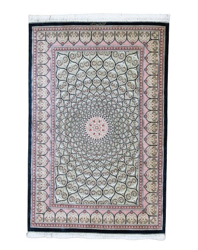 ペルシャ絨毯 クム産<br>アハマディ工房<br>絹100% 132×199cm<br>商品番号69313