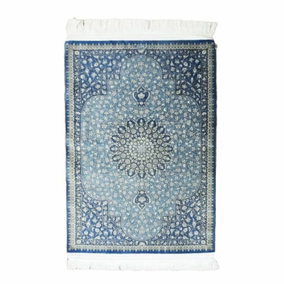 ペルシャ絨毯 クム産<br>マスミ工房<br>絹100％　72ｘ110cm<br>商品番号66711