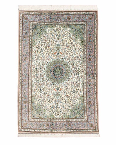 ペルシャ絨毯<br>カシャン産 <br>ファッラー工房<br>絹100％ 133×205cm<br>商品番号77553