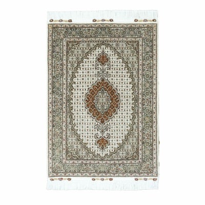 ペルシャ絨毯<br>タブリーズ産<br>毛＆絹 85x123cm<br>商品番号68137