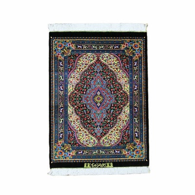 ペルシャ絨毯クム産<br>シャリアー工房<br>絹100％　50×73ｃｍ<br>商品番号84599