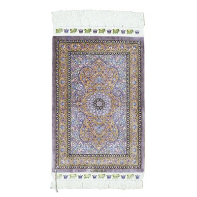 ペルシャ絨毯 クム産<br>ジェッディ工房<br>絹100％　62×94ｃｍ<br>商品番号87730