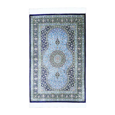 ペルシャ絨毯 クム産<br>ムサビ工房<br>絹100% 79×120cm<br>商品番号88259