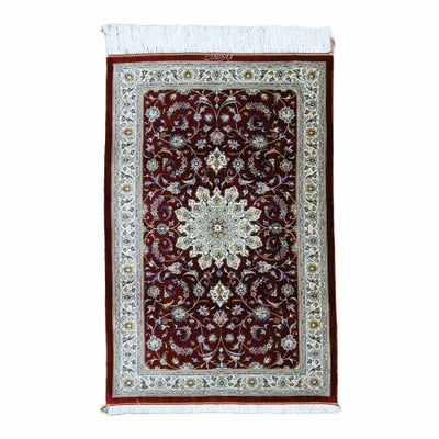 ペルシャ絨毯クム産<br>エラミ工房<br>絹100%　78x120cm<br>商品番号88439