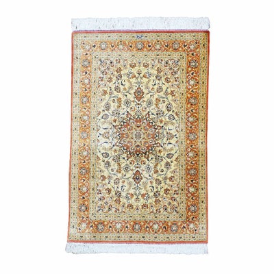 ペルシャ絨毯クム産<br>モサビ工房<br>絹100% 78×118cm<br>商品番号88999