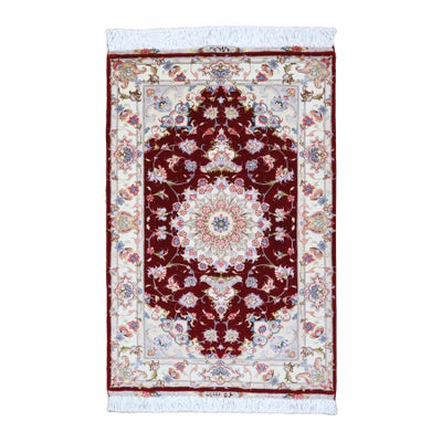 ペルシャ絨毯<br>タブリーズ産<br>ヘジャズィ工房<br>毛＆絹 80×124cm<br>商品番号 89915