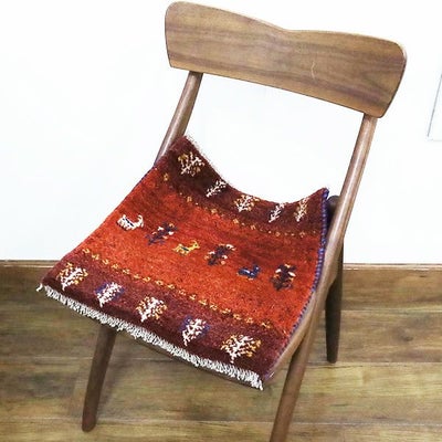 ペルシャ絨毯  手織り<br> ギャッベ  シラーズ産<br>毛100％　43×41cm<br>商品番号90062