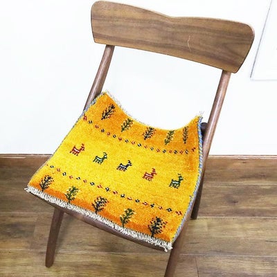 ペルシャ絨毯  手織り<br> ギャッベ  シラーズ産<br>毛100％　43×39cm<br>商品番号90429