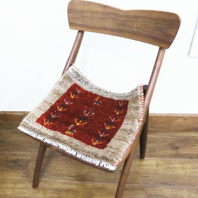 ペルシャ絨毯  手織り<br> ギャッベ  シラーズ産<br>毛100％　43×38cm<br>商品番号90444