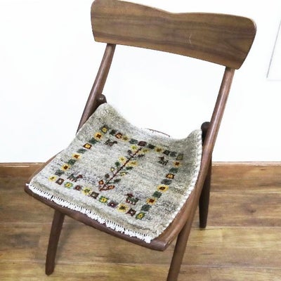 ペルシャ絨毯  手織り<br> ギャッベ  シラーズ産<br>毛100％　40×37cm<br>商品番号90440