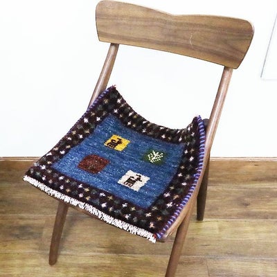 ペルシャ絨毯  手織り<br> ギャッベ  シラーズ産<br>毛100％　44×41cm<br>商品番号90446