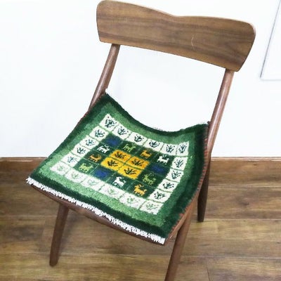 ペルシャ絨毯  手織り<br> ギャッベ  シラーズ産<br>毛100％　44×37cm<br>商品番号90436