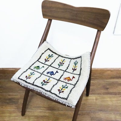 ペルシャ絨毯  手織り<br> ギャッベ  シラーズ産<br>毛100％　44×37cm<br>商品番号90450