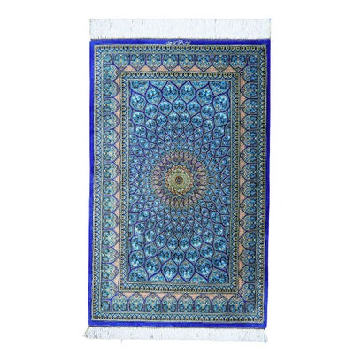 ペルシャ絨毯クム産<br>ムサヴィ工房<br>絹100% 78×126cm<br>商品番号90792