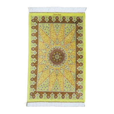 ペルシャ絨毯クム産<br>ムサヴィ工房<br>絹100％　58×90cm<br>商品番号90950