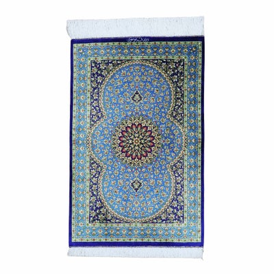 ペルシャ絨毯クム産<br>ムサヴィ工房<br>絹100％　59×91cm<br>商品番号90951