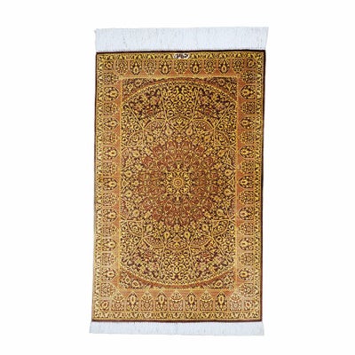 ペルシャ絨毯クム産<br>ハーレディ工房<br>絹100％　59×94cm<br>商品番号90955