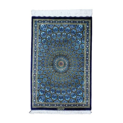 ペルシャ絨毯クム産<br>ムサヴィ工房<br>絹100％　59×91cm<br>商品番号90952