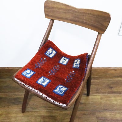 ペルシャ絨毯  手織り<br> ギャッベ  シラーズ産<br>毛100％　40×38cm<br>商品番号91079