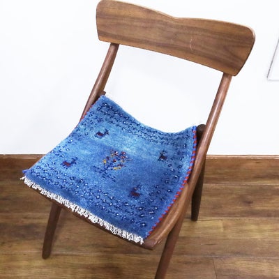 ペルシャ絨毯  手織り<br> ギャッベ  シラーズ産<br>毛100％　40×38cm<br>商品番号91071