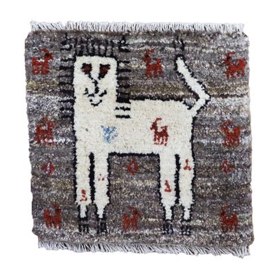 ペルシャ絨毯  手織り<br> ギャッベ  シラーズ産<br>毛100％　42×40ｃm<br>商品番号90188(ライオン)