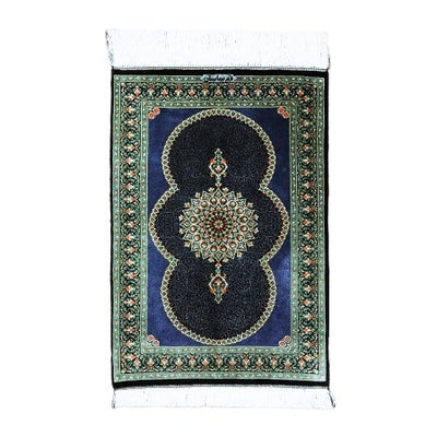 ペルシャ絨毯クム産<br>ササン工房<br>絹100％ 53×74cm<br>商品番号91204