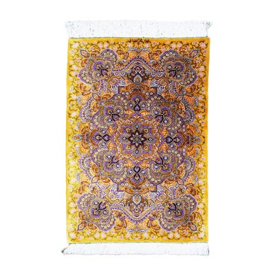 ペルシャ絨毯クム産<br>レザイ工房<br>絹100％ 60×89cm<br>商品番号91201