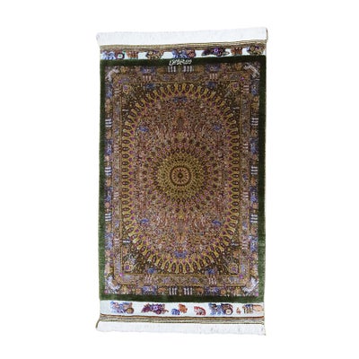 ペルシャ絨毯クム産<br>ザビヒ工房<br>絹100％ 54×78cm<br>商品番号91362