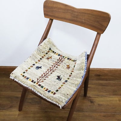 ペルシャ絨毯  手織り<br> ギャッベ  シラーズ産<br>毛100％　43×40cm<br>商品番号91085