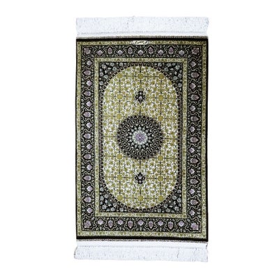 ペルシャ絨毯 クム産<br>マスミ工房<br>絹100％　59×93cm<br>商品番号91364