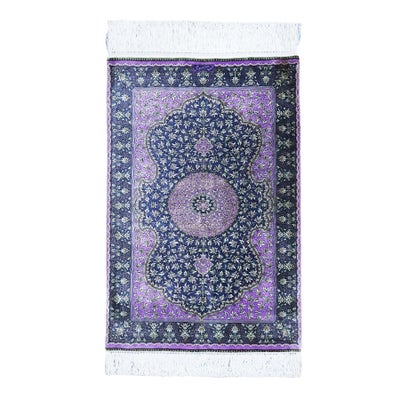 ペルシャ絨毯 クム産<br>マスミ工房<br>絹100％　60×91cm<br>商品番号91370