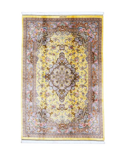 ペルシャ絨毯 クム産<br>アッバシー工房<br>絹100% 130×202cm<br>商品番号85098