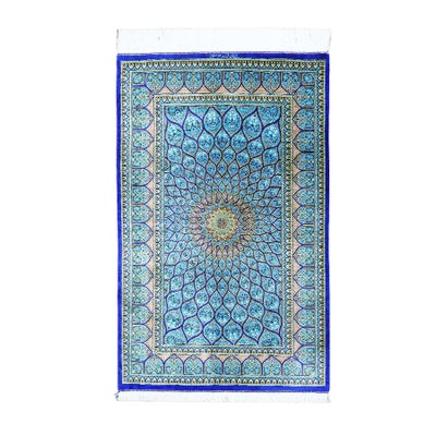 ペルシャ絨毯 クム産<br>ムサビ工房<br>絹100% 77×125cm<br>商品番号92136