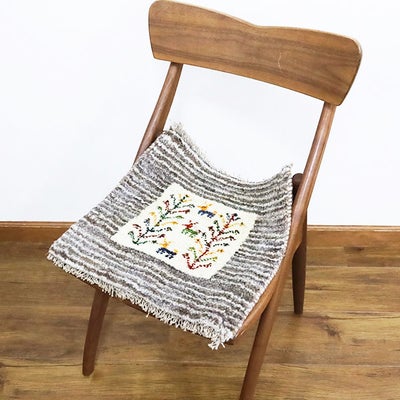 ペルシャ絨毯 ギャッベ　<br>座布団　42×40cm　<br>No.91591　グレージュ