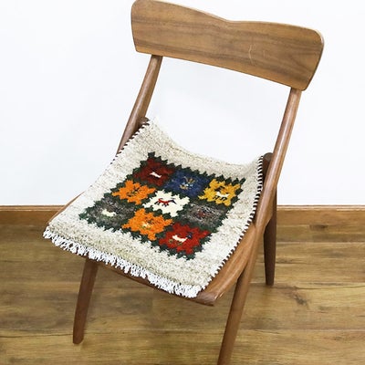ペルシャ絨毯 ギャッベ　<br>座布団　39×40cm　<br>No.91597　ベージュ